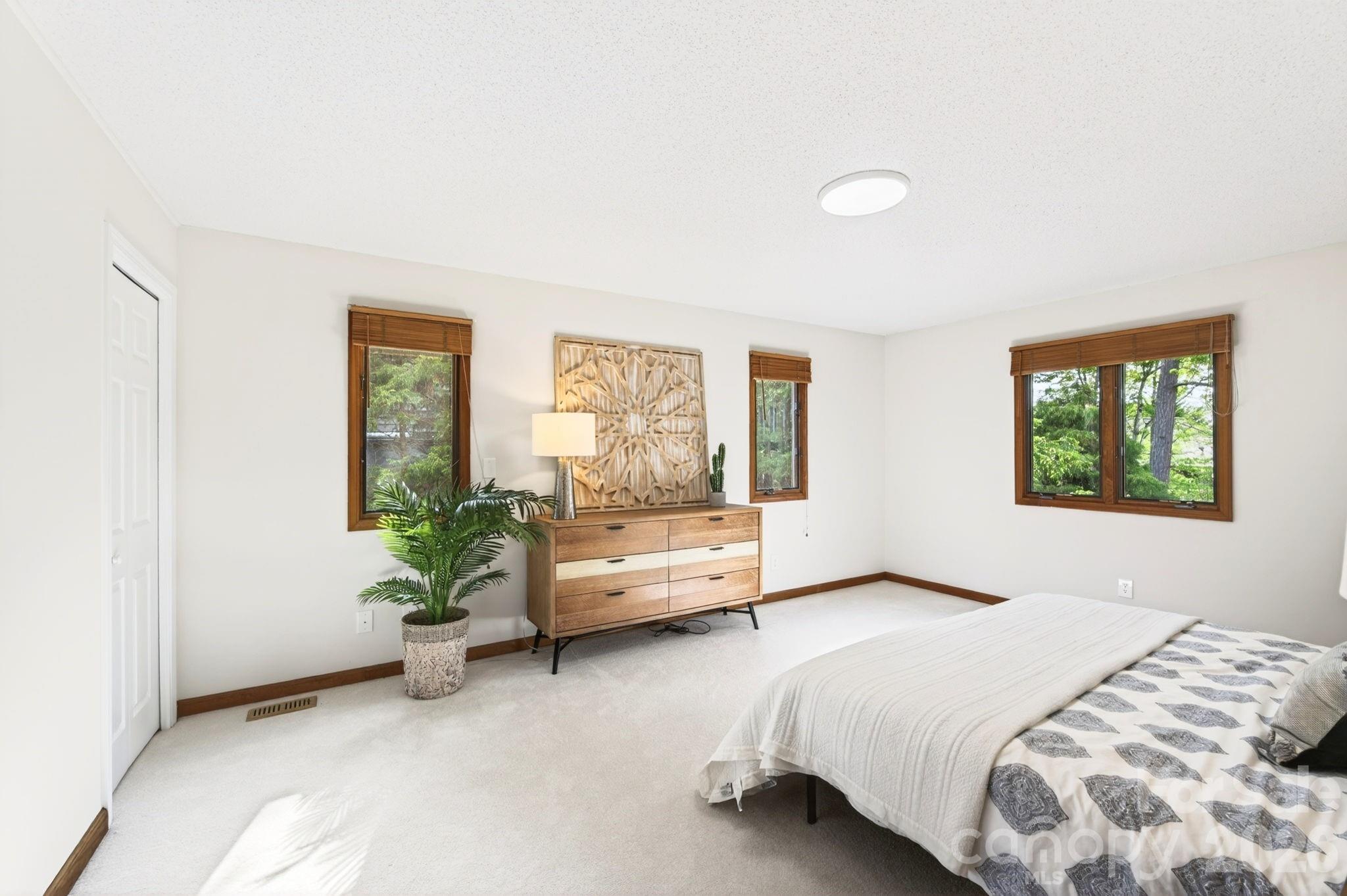 4 Zachary Ridge Road Asheville, NC 28804 - Photo 13 of 42 Gallery Image 13