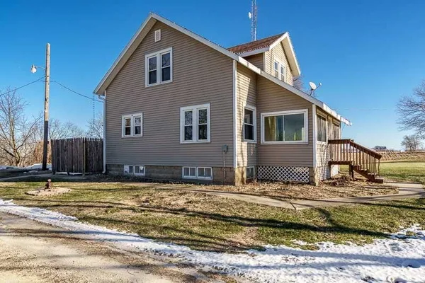 $399,900 | 16905 West State Road, Pecatonica, IL 61063