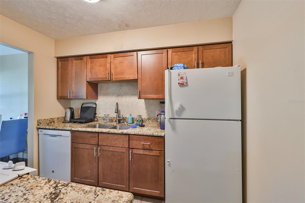 103 North Kingsway Road Seffner, FL 33584 - Photo 7 of 27 Gallery Image 7