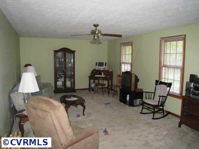1625 Quaker Road Quinton, VA 23141 - Photo 3 of 5 Gallery Image 3