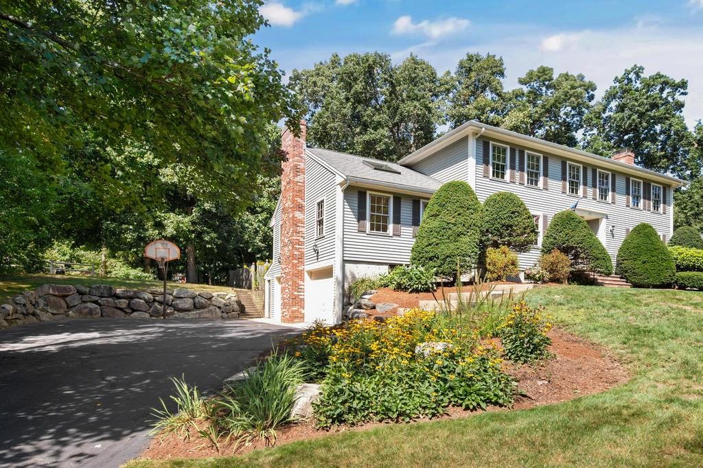 25 Valleyfield Street Lexington, MA 02421 - Photo 2 of 30