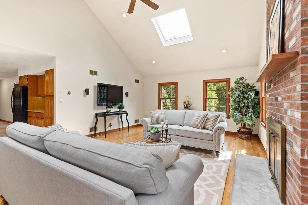 25 Valleyfield Street Lexington, MA 02421 - Photo 5 of 30