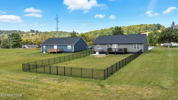 $345,000 | 302 Luttrell Road, Luttrell, TN 37779