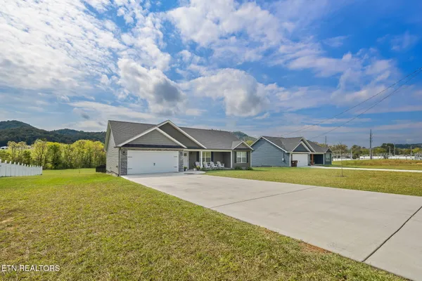 $345,000 | 302 Luttrell Road, Luttrell, TN 37779