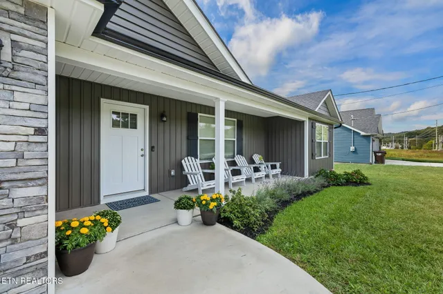 $355,000 | 302 Luttrell Road, Luttrell, TN 37779