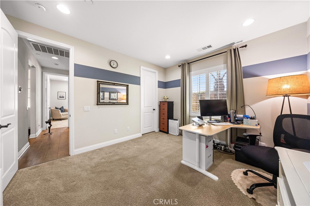 4320 Napier Drive Riverside, CA 92505 - Photo 4 of 31