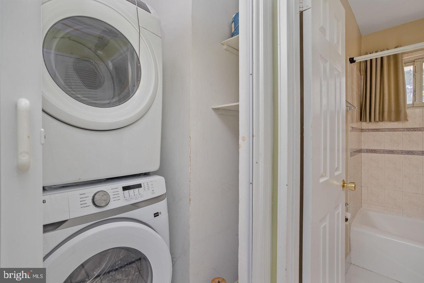 2 Great Oak Road Hamilton, NJ 08690 - Photo 6 of 15 a utility room with dryer and washer