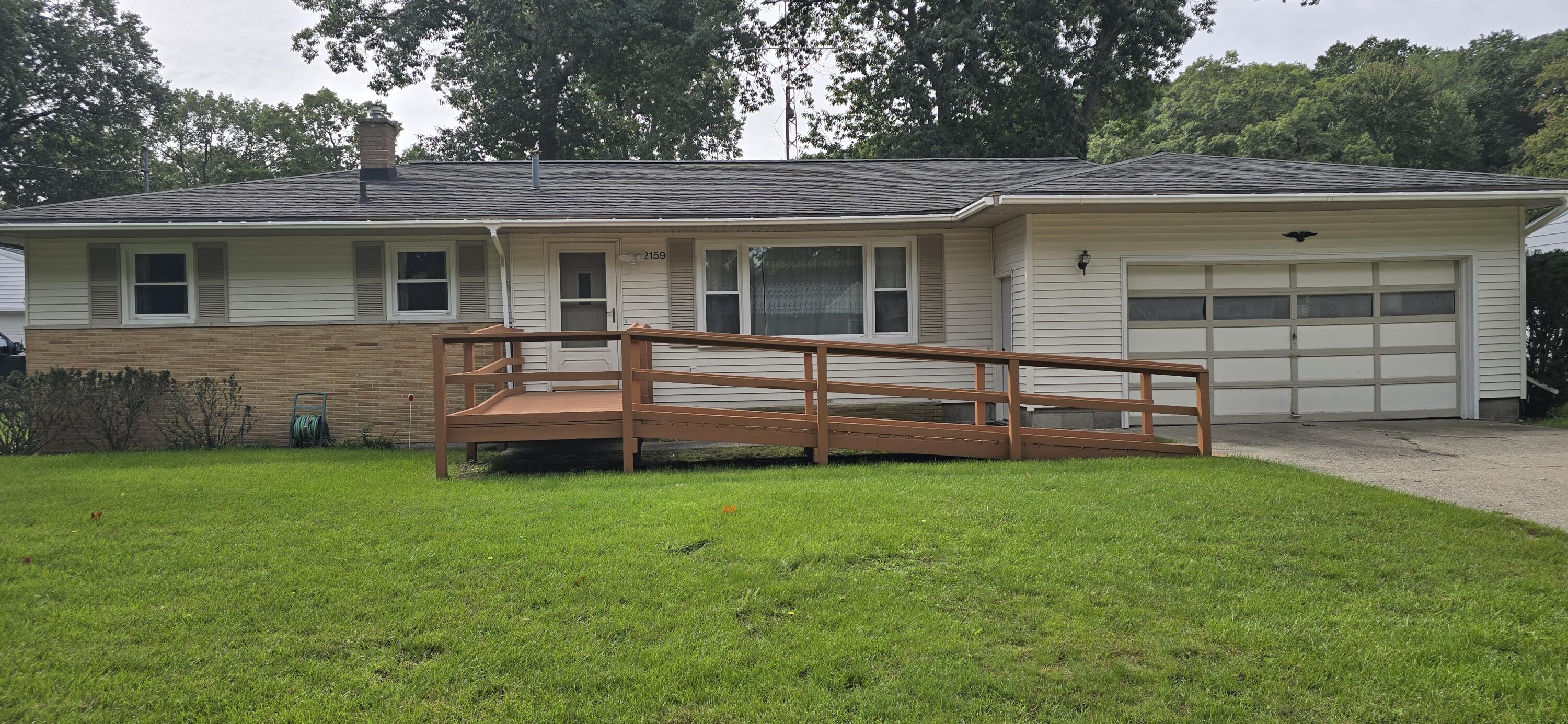 2159 Seminole Road Muskegon, MI 49441 - Photo 2 of 29 1000014214