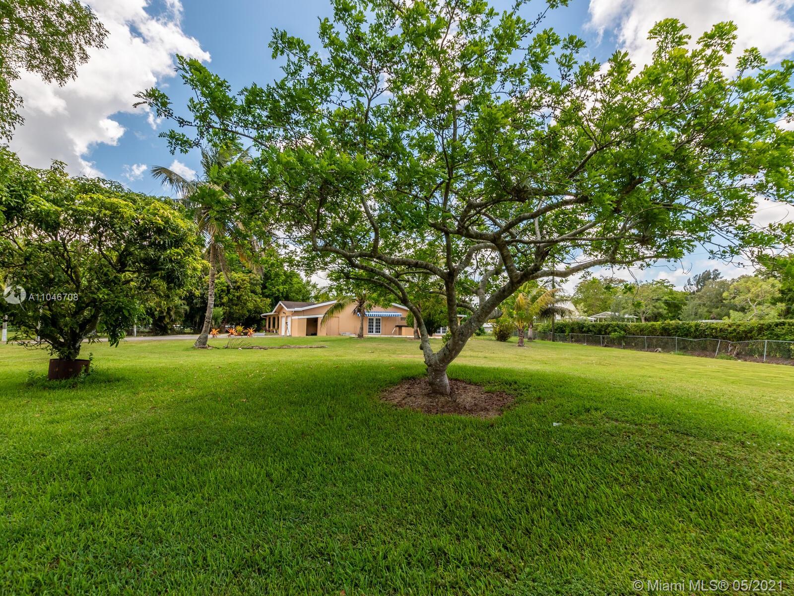 14402 Stirling Road Southwest Ranches, FL 33330 - Photo 23 of 26