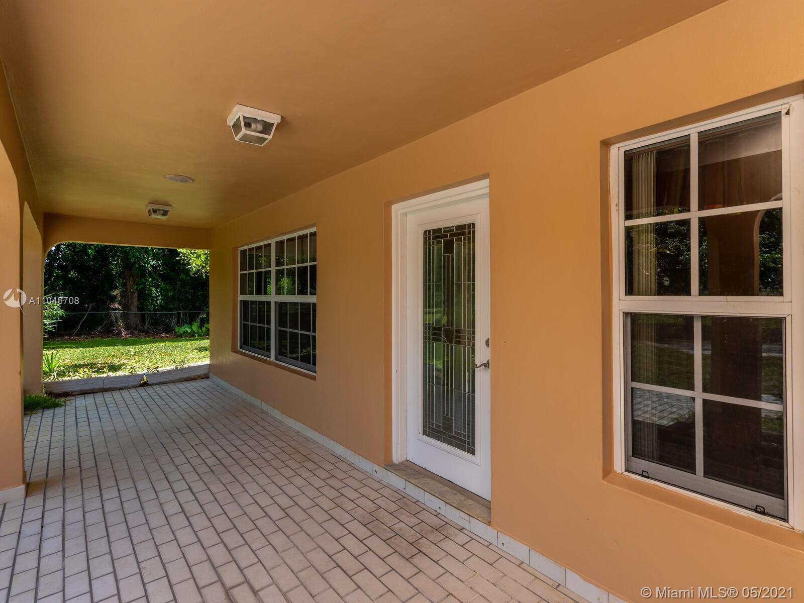 14402 Stirling Road Southwest Ranches, FL 33330 - Photo 4 of 26