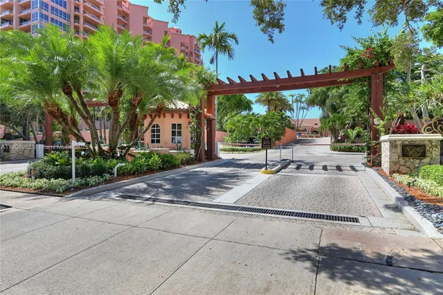 $2,475,000 | 10 Edgewater Drive, Unit 4F, Coral Gables, FL 33133