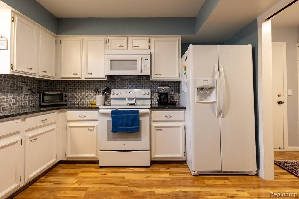 31775 Ridgeside Drive, Unit 22 Farmington Hills, MI 48334 - Photo 7 of 44
