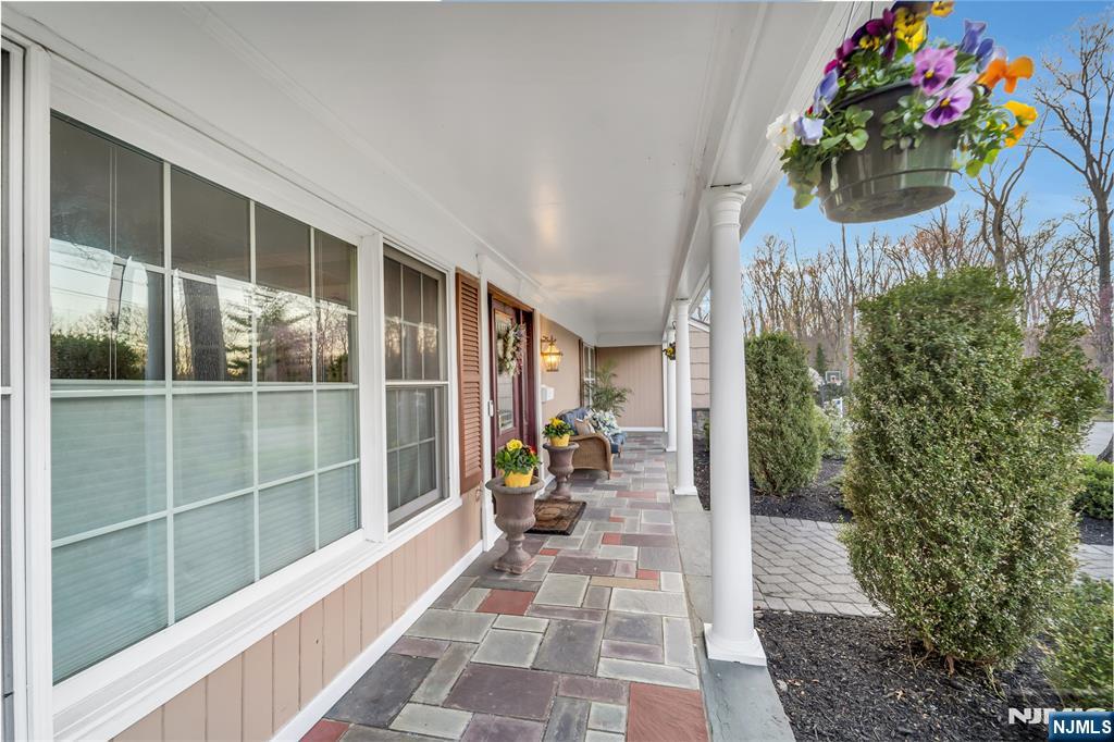 60 Parkhill Road Harrington Park, NJ 07640 - Photo 4 of 47