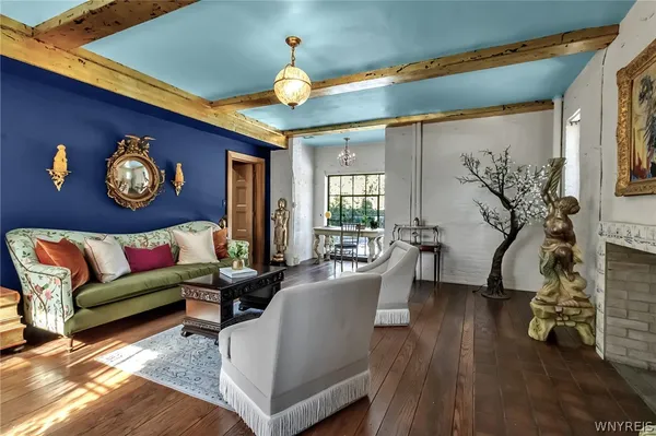 $1,600,000 | 21 Mayfair Lane, Buffalo, NY 14201