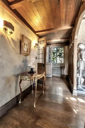 $1,600,000 | 21 Mayfair Lane, Buffalo, NY 14201