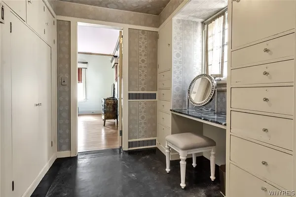 $1,600,000 | 21 Mayfair Lane, Buffalo, NY 14201