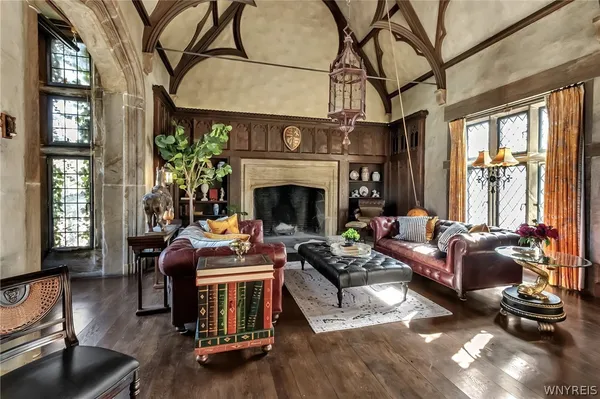 $1,600,000 | 21 Mayfair Lane, Buffalo, NY 14201