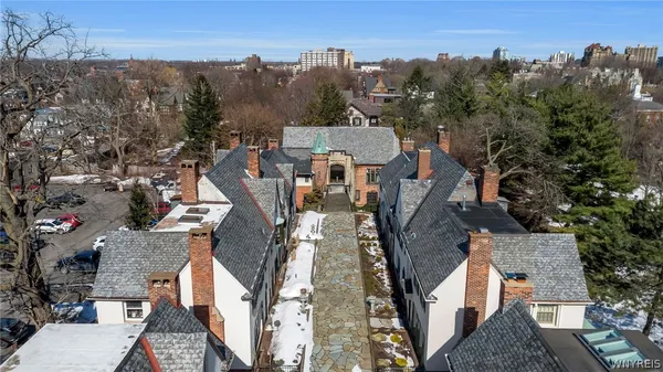 $1,600,000 | 21 Mayfair Lane, Buffalo, NY 14201