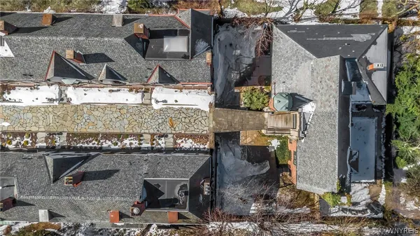 $1,600,000 | 21 Mayfair Lane, Buffalo, NY 14201