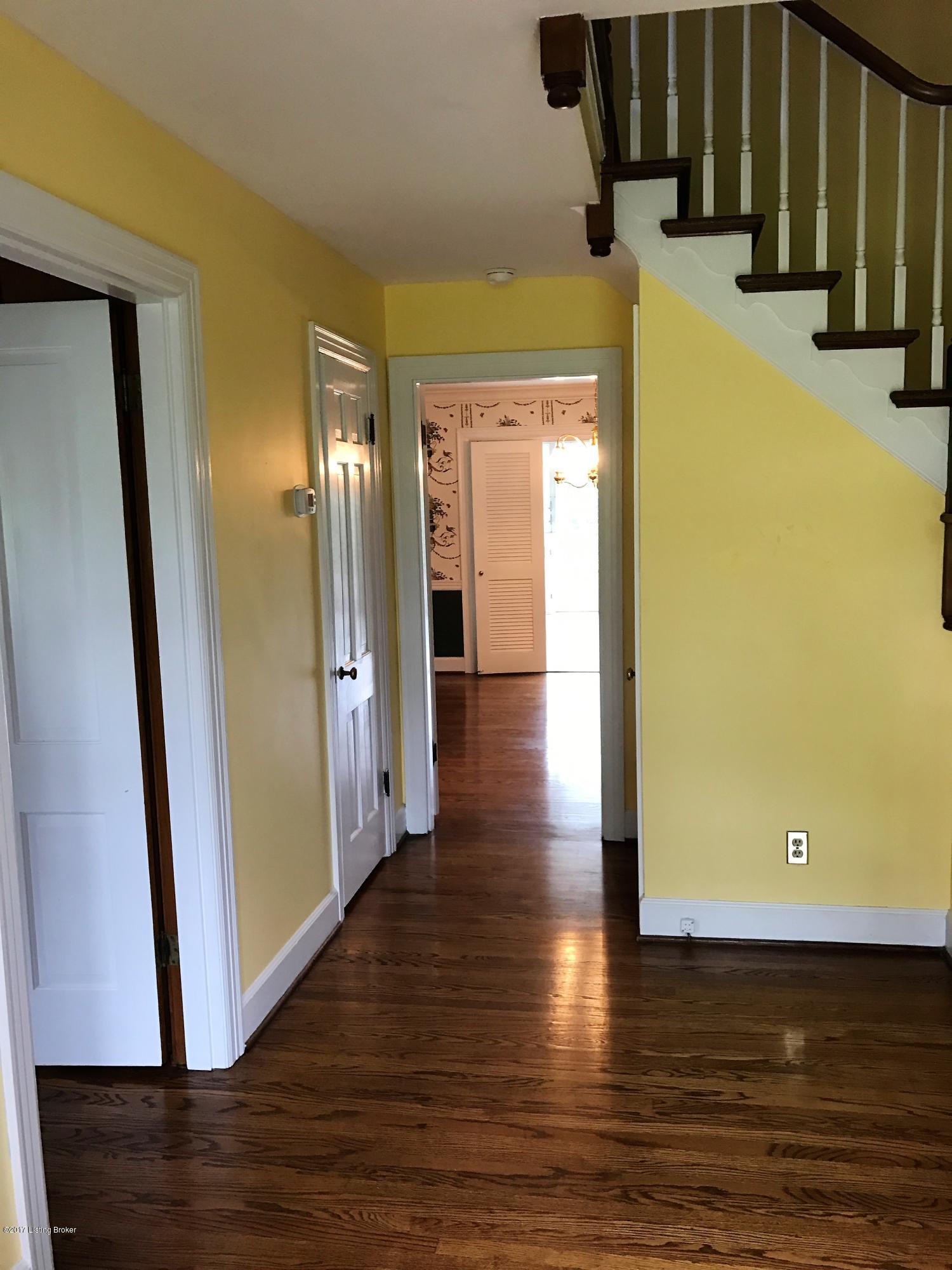 5120 Dunvegan Road Louisville, KY 40222 - Photo 7 of 47 Foyer