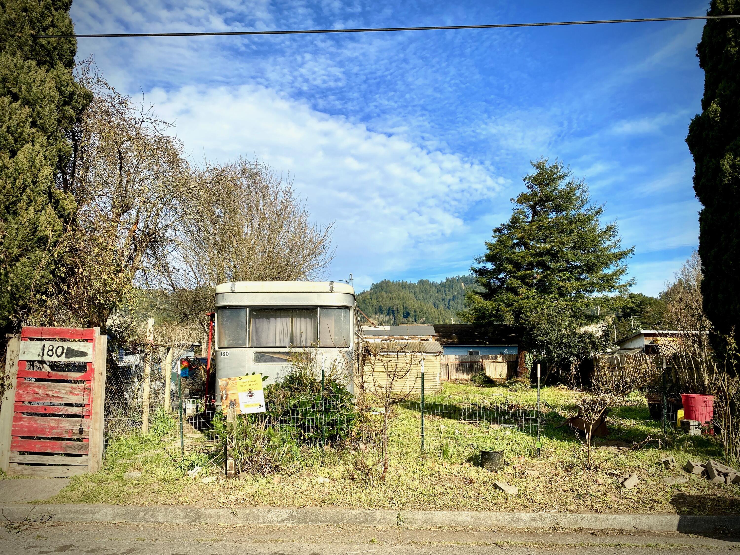 180 2nd Avenue Rio Dell, CA 95562 - Photo 2 of 5 IMG_3839