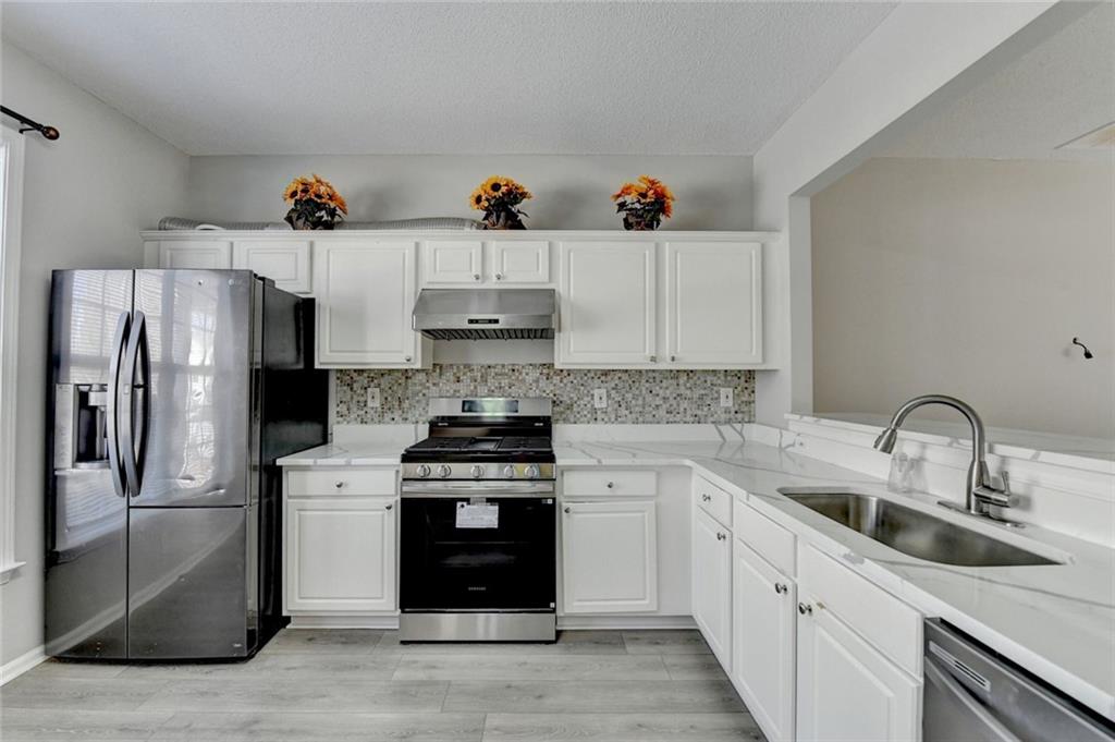 4061 Howell Park Road Duluth, GA 30096 - Photo 4 of 43