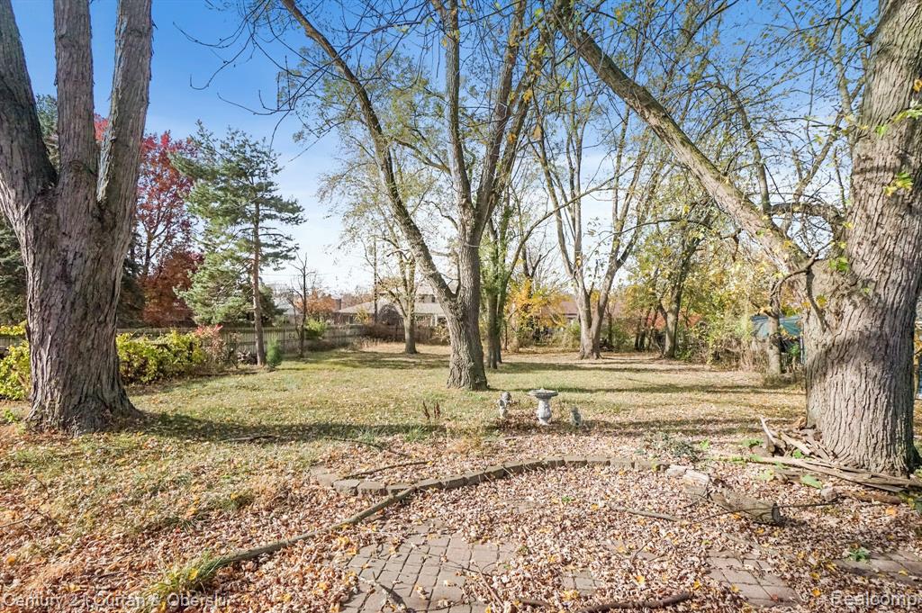 19051 Merriman Road Livonia, MI 48152 - Photo 21 of 24