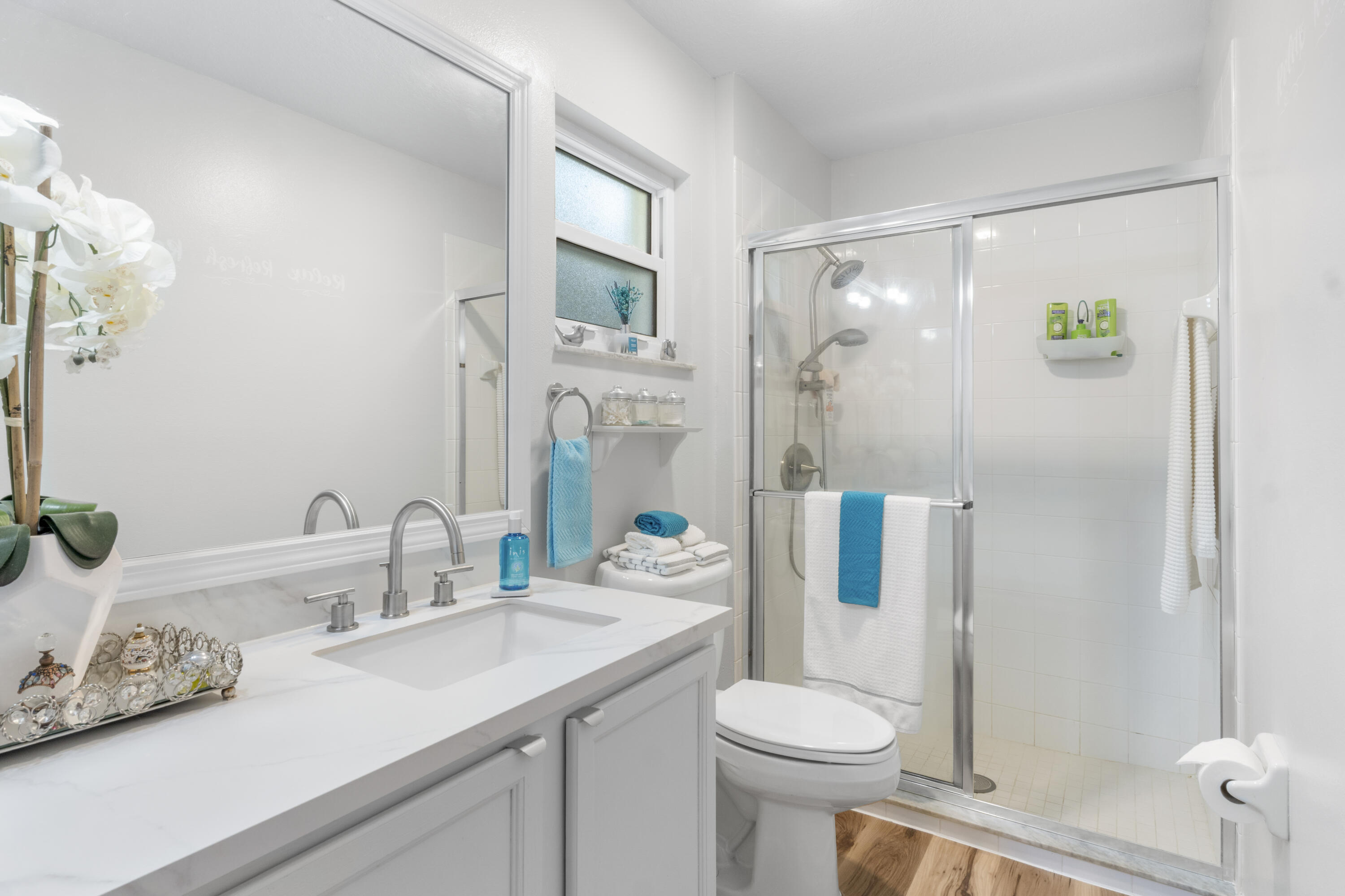 789 Vocelle Avenue Sebastian, FL 32958 - Photo 19 of 37 a bathroom with a sink toilet and shower