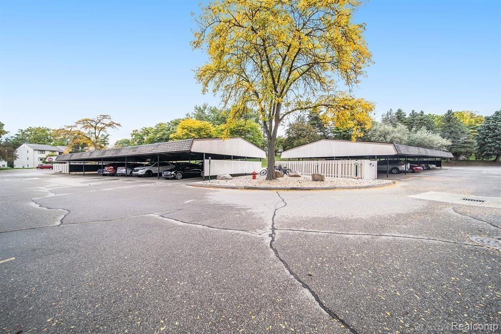1673 Riverside Drive Rochester Hills, MI 48309 - Photo 5 of 19