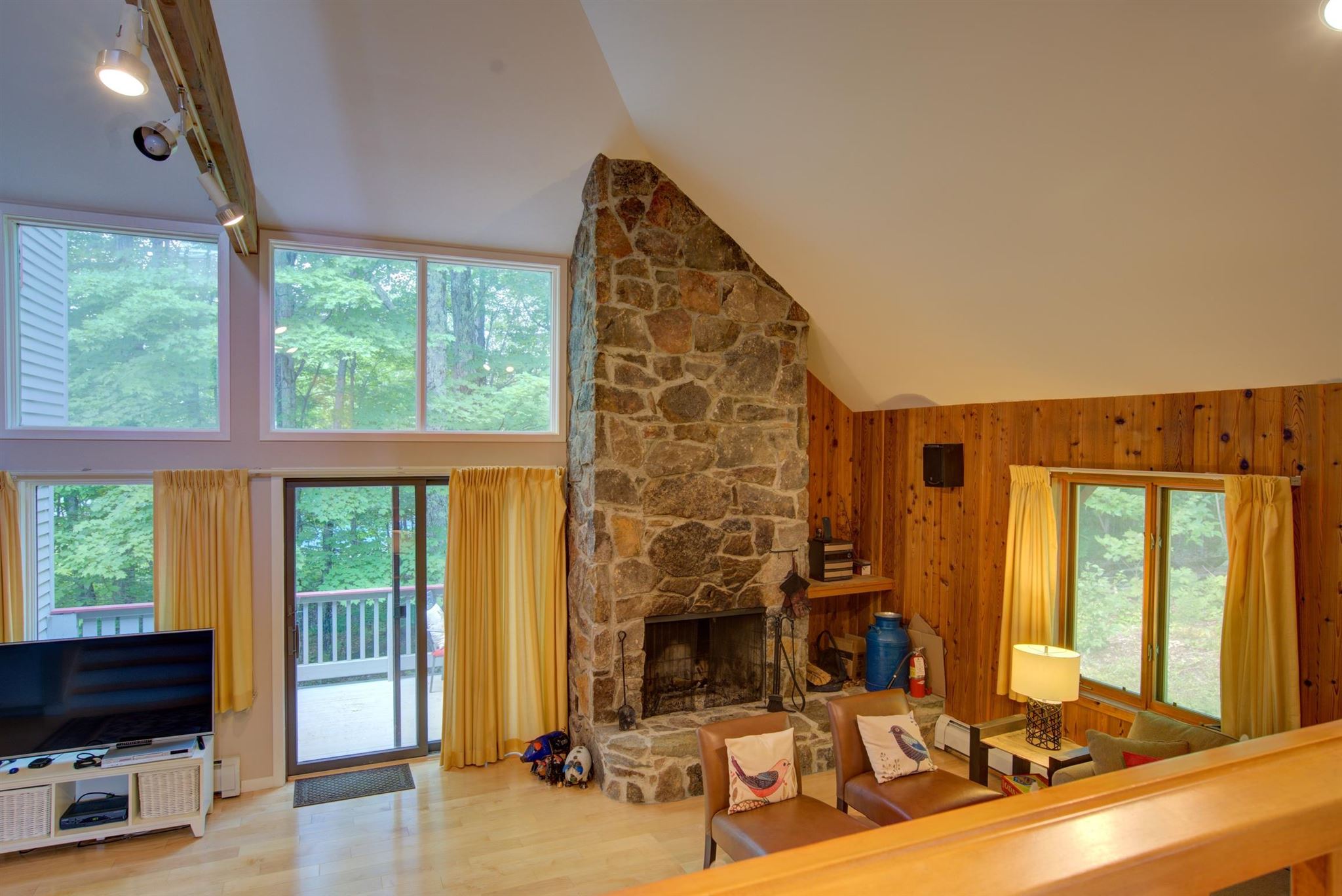 B1 Maple Ridge Road, Unit B1 Winhall, VT 05340 - Photo 3 of 26 Gallery Image 3