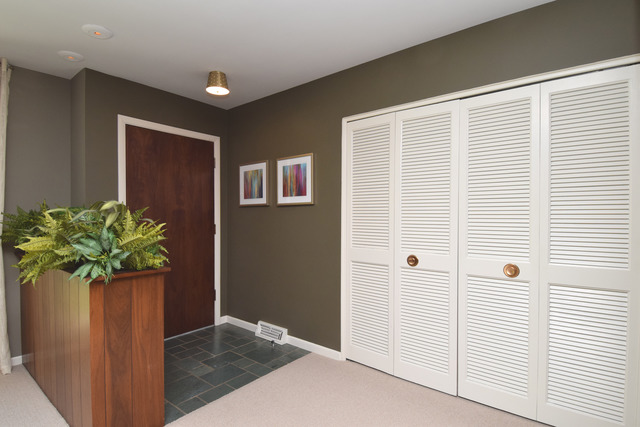 136 Fairway Lane Wheaton, IL 60189 - Photo 2 of 22 a view of kitchen with wooden floor