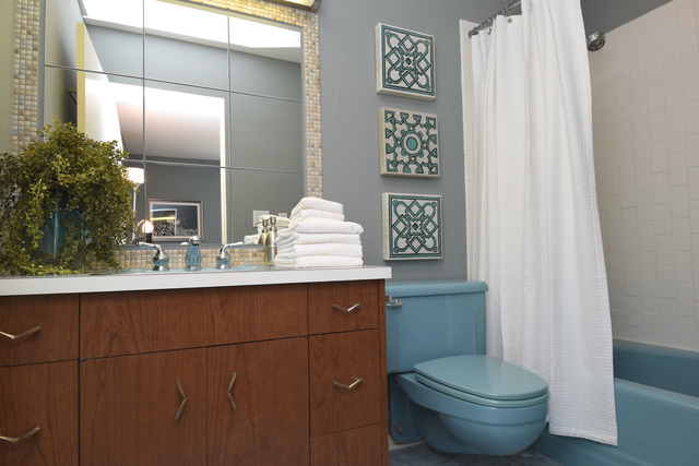 136 Fairway Lane Wheaton, IL 60189 - Photo 13 of 22 a bathroom with a sink a toilet and mirror