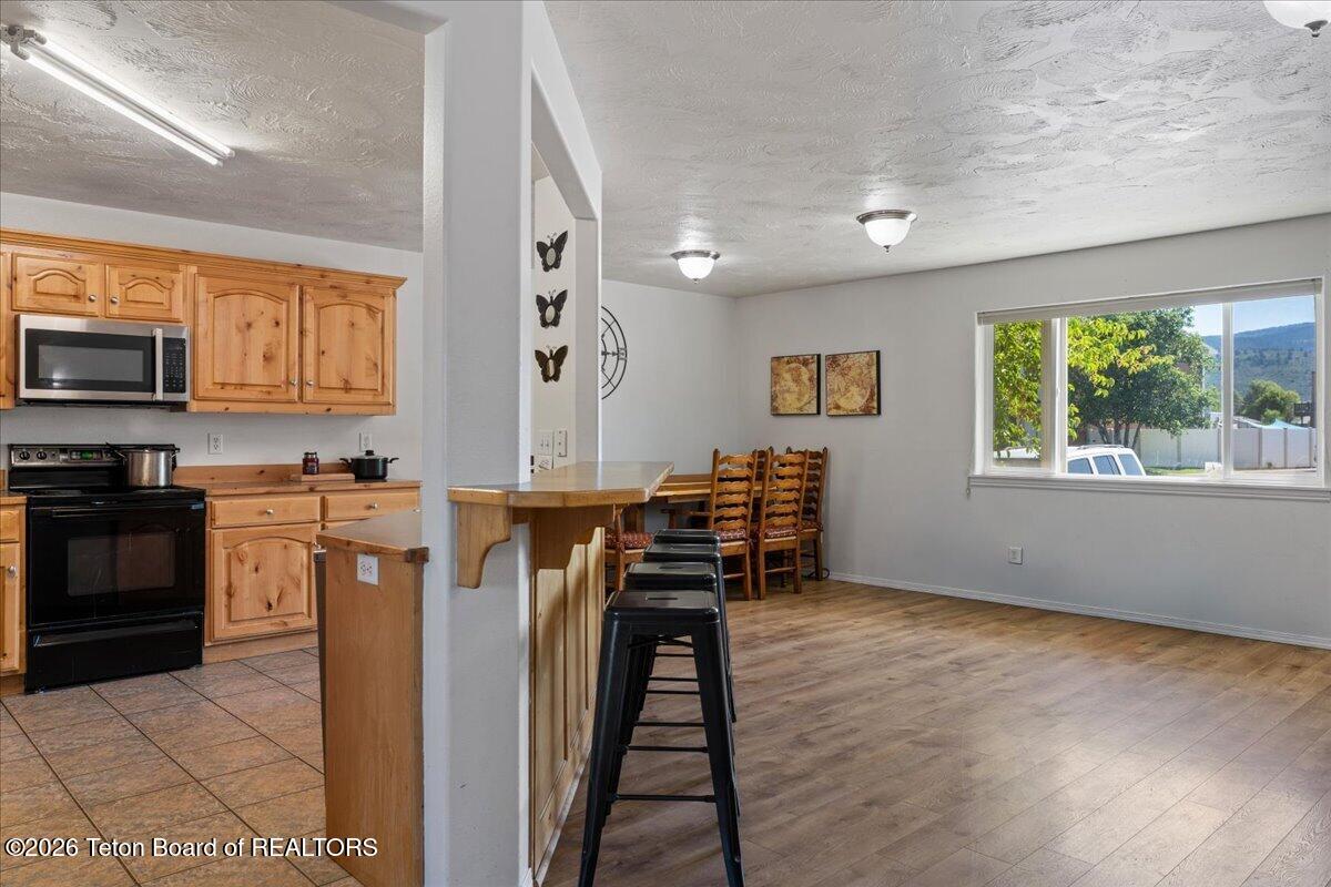 30 Cedron Road, Unit 7 Victor, ID 83455 - Photo 9 of 33 Bar and Dining
