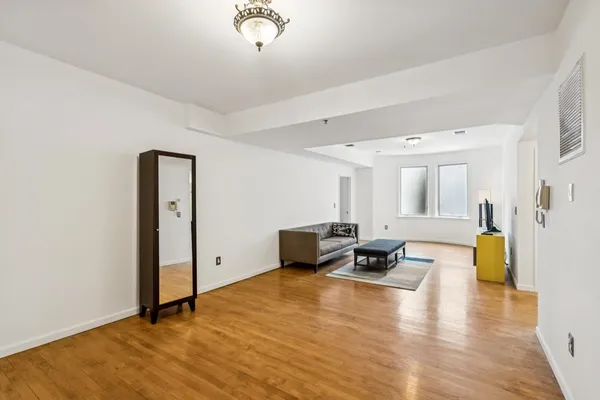 $2,880 | 515 Gregory Avenue, Unit 3, Weehawken, NJ 07086