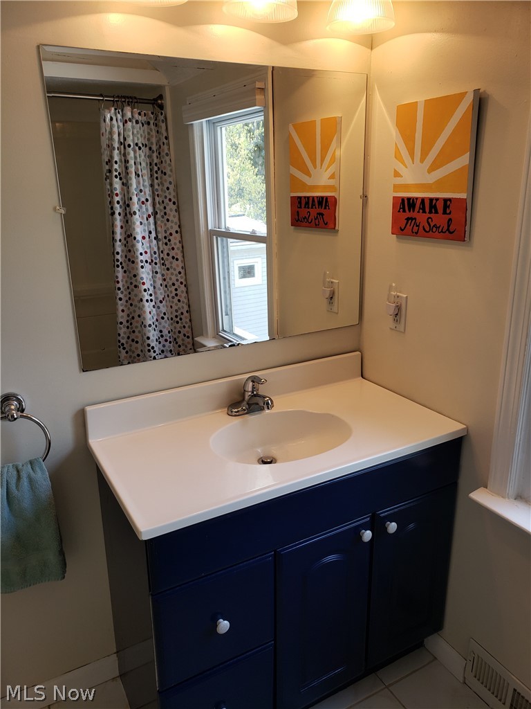 4923 Anderson Road Cleveland, OH 44124 - Photo 18 of 24