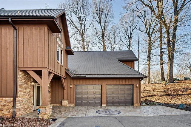 $895,900 | 2168 Sierra Trace Road, Denton, NC 27239