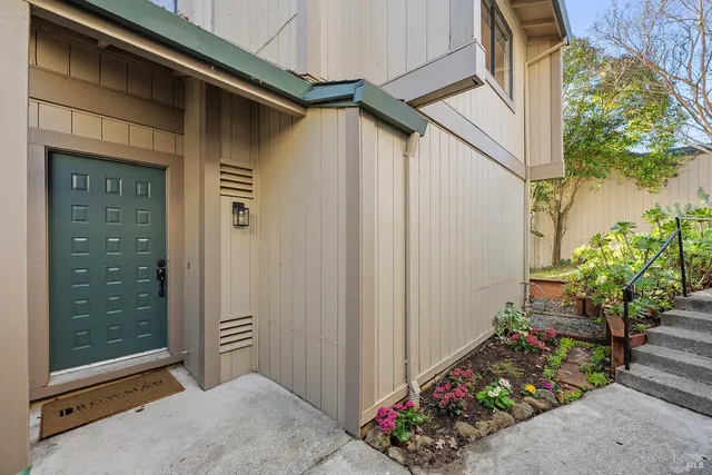 a view of a back yard of the house