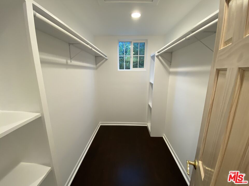 3900 Castlerock Road Malibu, CA 90265 - Photo 17 of 52 a view of a hallway