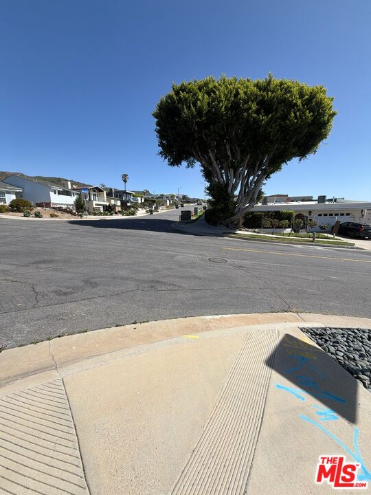 3900 Castlerock Road Malibu, CA 90265 - Photo 48 of 52 a view of a lake