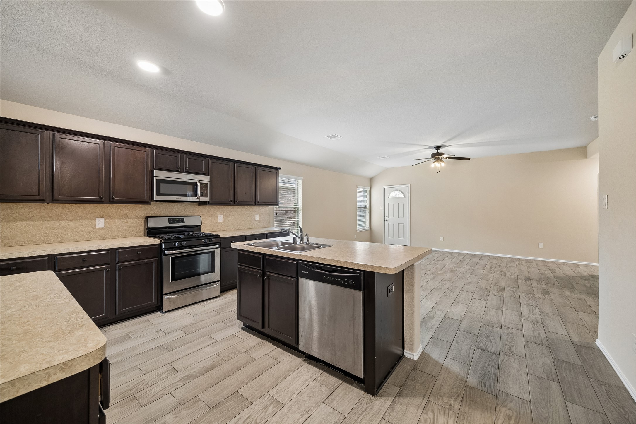 16522 Silla Ridge Court Houston, TX 77049 - Photo 5 of 16
