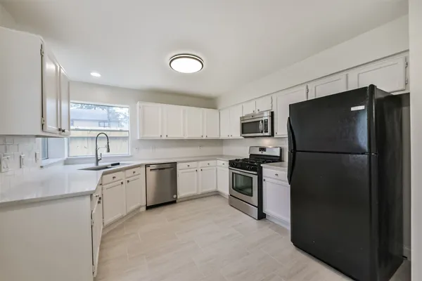 $1,950 | 9202 Bayou Bluff Drive, Spring, TX 77379