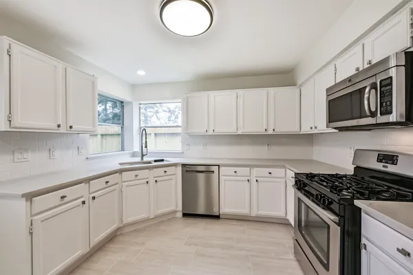 $1,950 | 9202 Bayou Bluff Drive, Spring, TX 77379