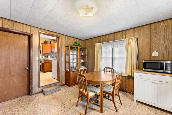 $85,000 | 313 1st Avenue, Silvis, IL 61282