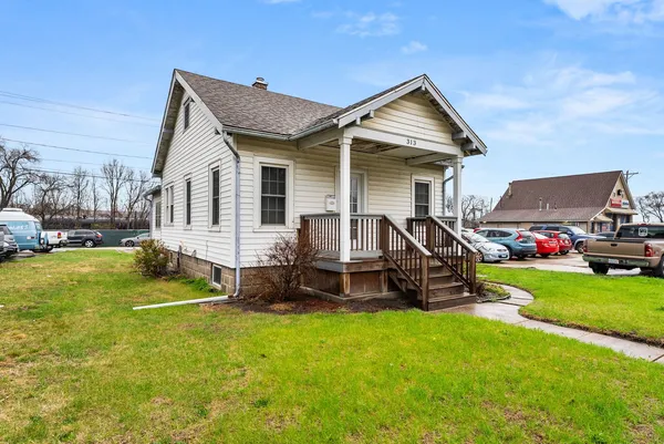 $85,000 | 313 1st Avenue, Silvis, IL 61282