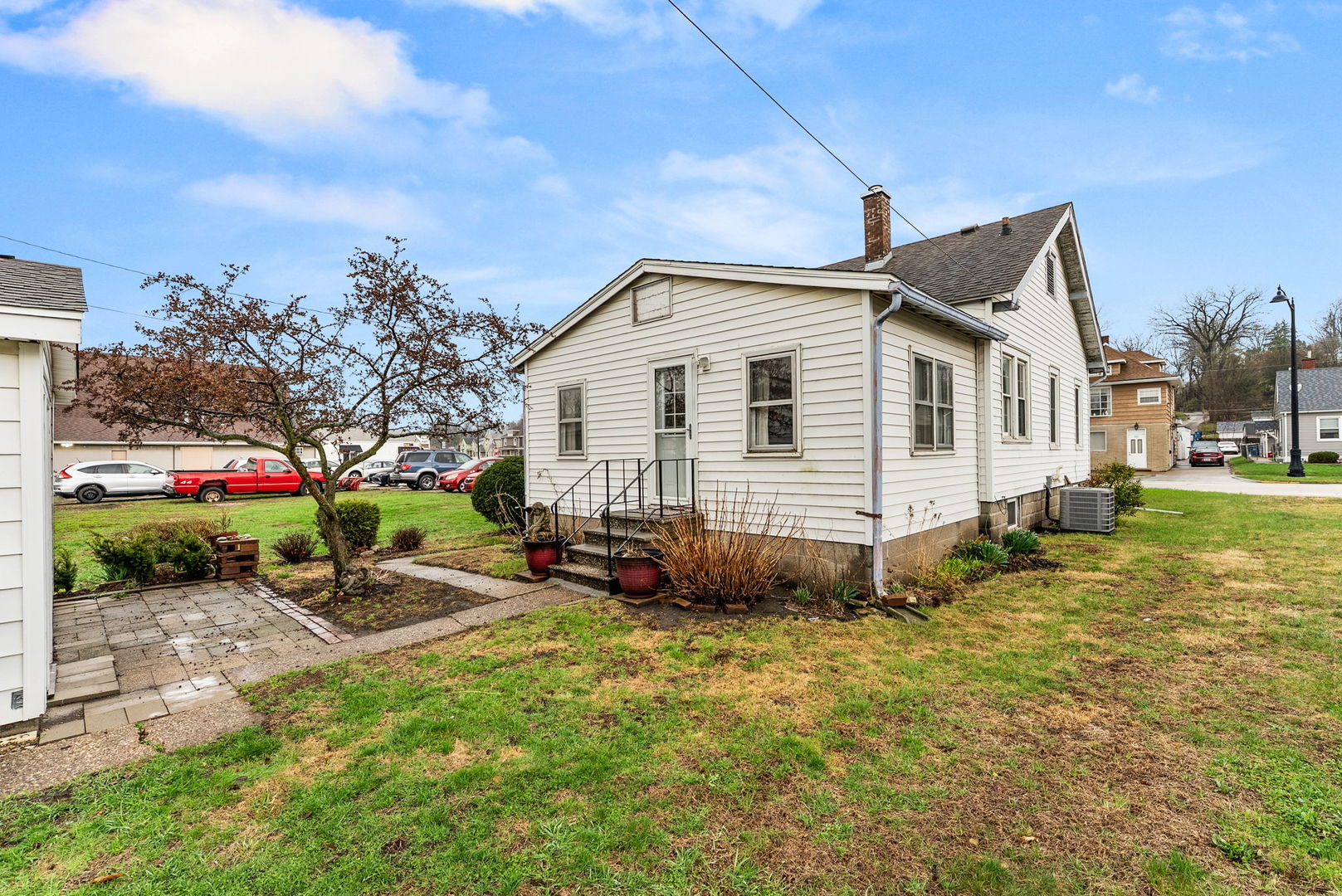 313 1st Avenue Silvis, IL 61282 - Photo 3 of 23