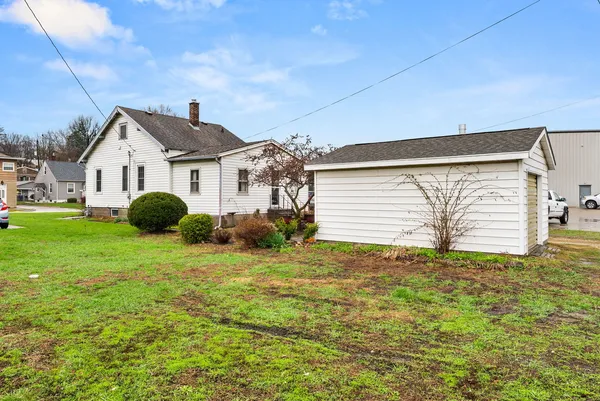$85,000 | 313 1st Avenue, Silvis, IL 61282