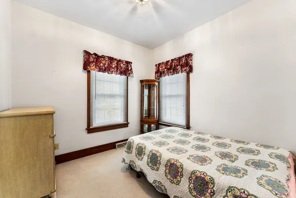 $85,000 | 313 1st Avenue, Silvis, IL 61282