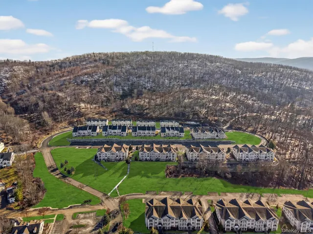 $425,000 | 2408 Bennington Drive, Fishkill, NY 12524