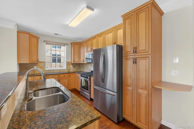 $425,000 | 2408 Bennington Drive, Fishkill, NY 12524