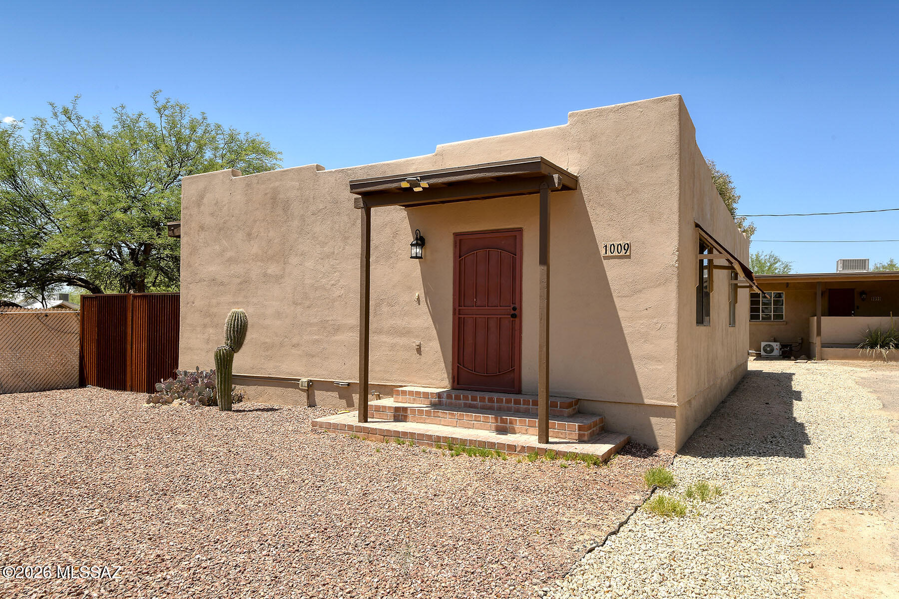 1009 East Halcyon Road Tucson, AZ 85719 - Photo 4 of 48 DSC_2157A